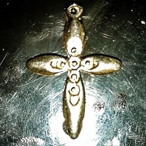 14kt Gold Crucifix style pendant